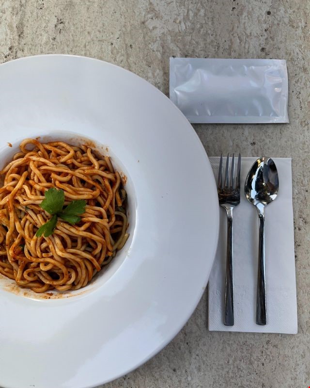 Arabiatte acılı spagetti